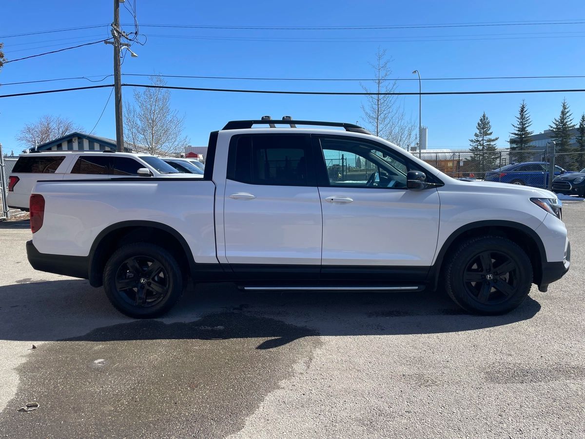 2023 Honda Ridgeline - Image 4