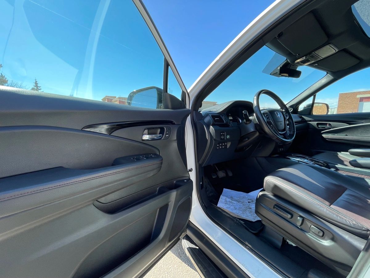 2023 Honda Ridgeline - Image 13