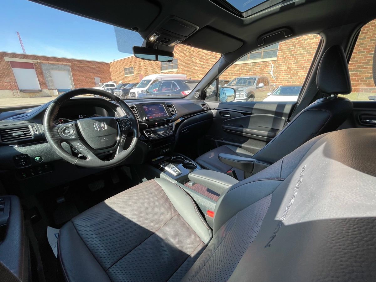 2023 Honda Ridgeline - Image 17