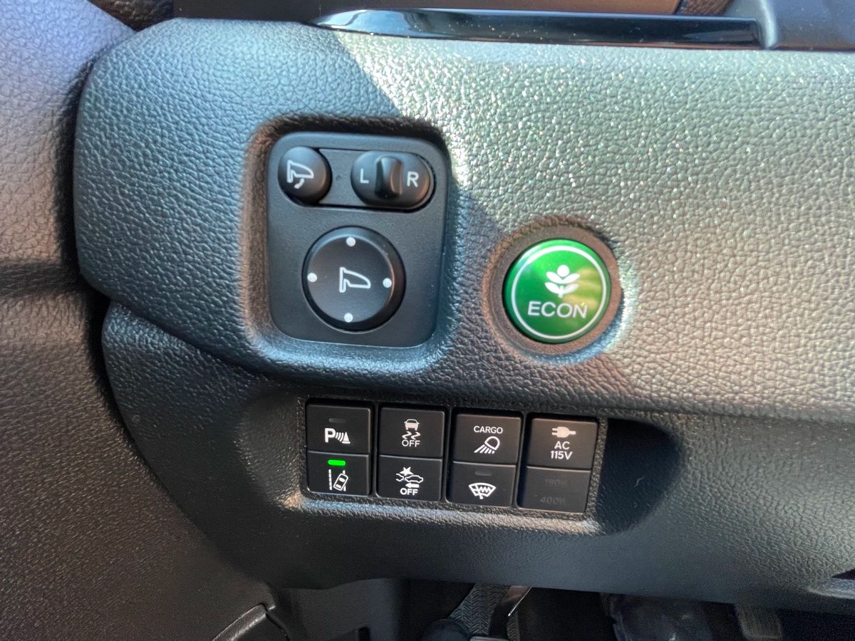 2023 Honda Ridgeline - Image 35