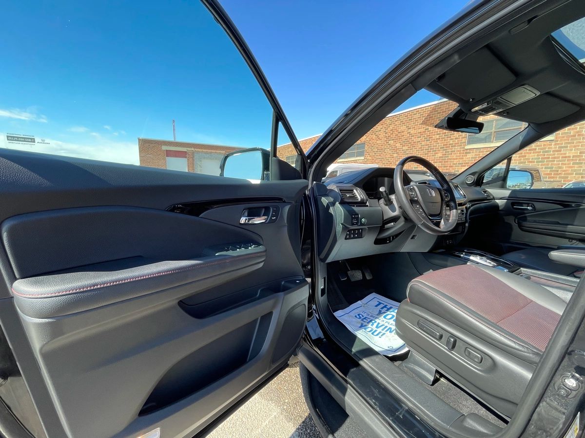 2023 Honda Ridgeline - Image 14