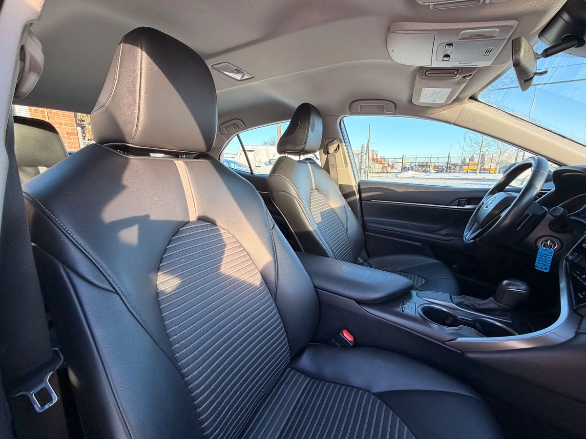 2021 Toyota Camry - Image 20