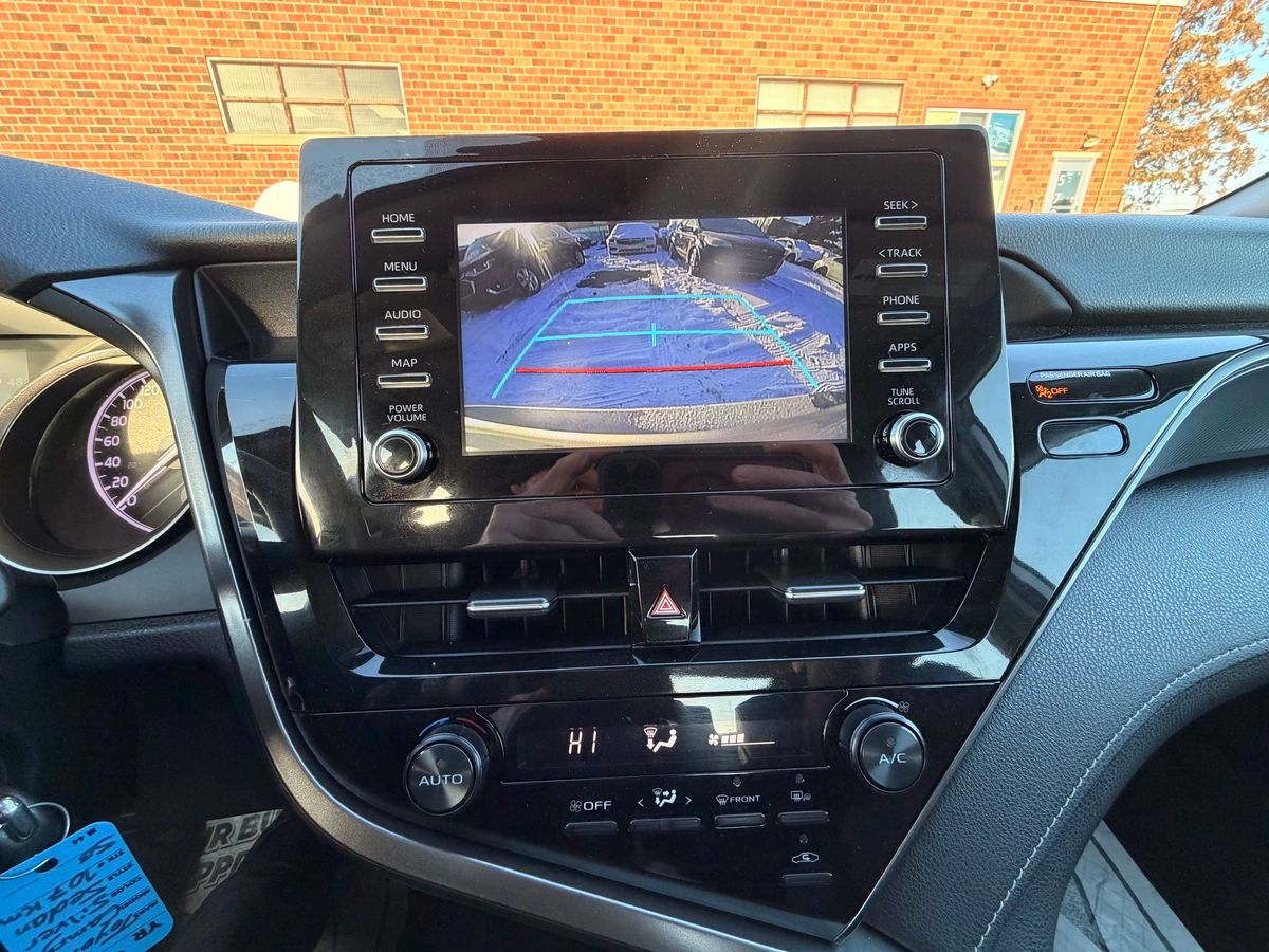 2021 Toyota Camry - Image 24