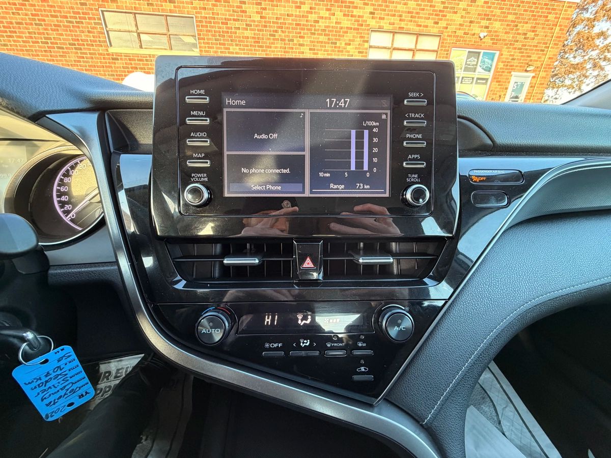 2021 Toyota Camry - Image 23