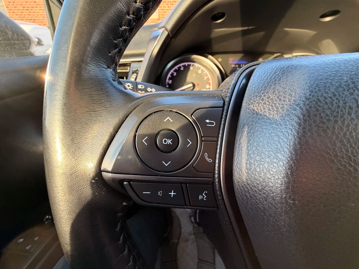 2021 Toyota Camry - Image 27