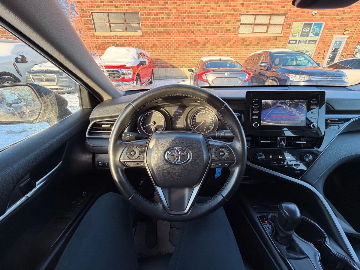 2021 Toyota Camry - Image 25