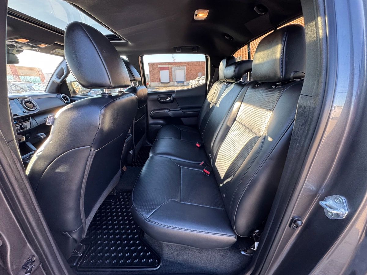 2021 Toyota Tacoma - Image 12