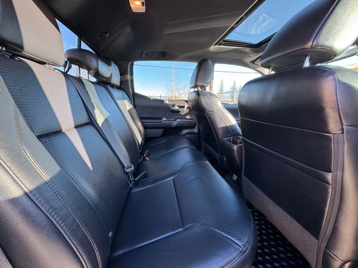 2021 Toyota Tacoma - Image 15