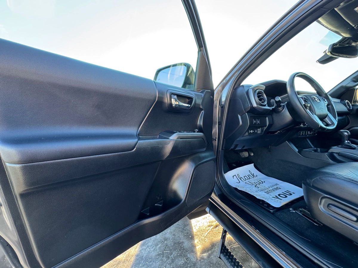 2021 Toyota Tacoma - Image 10