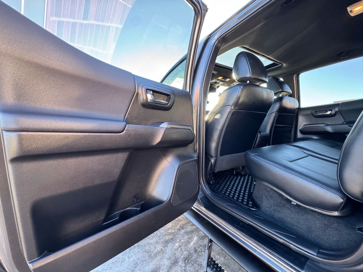 2021 Toyota Tacoma - Image 13