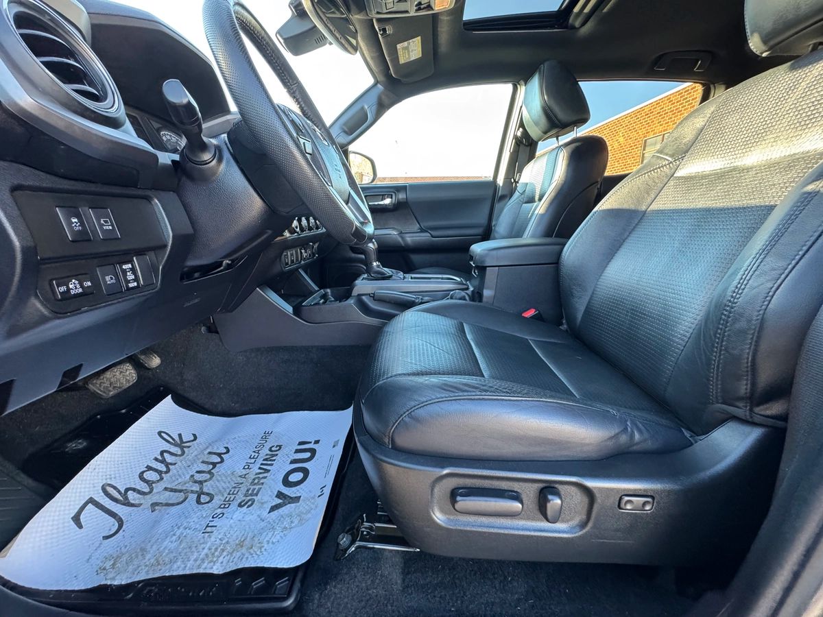 2021 Toyota Tacoma - Image 8