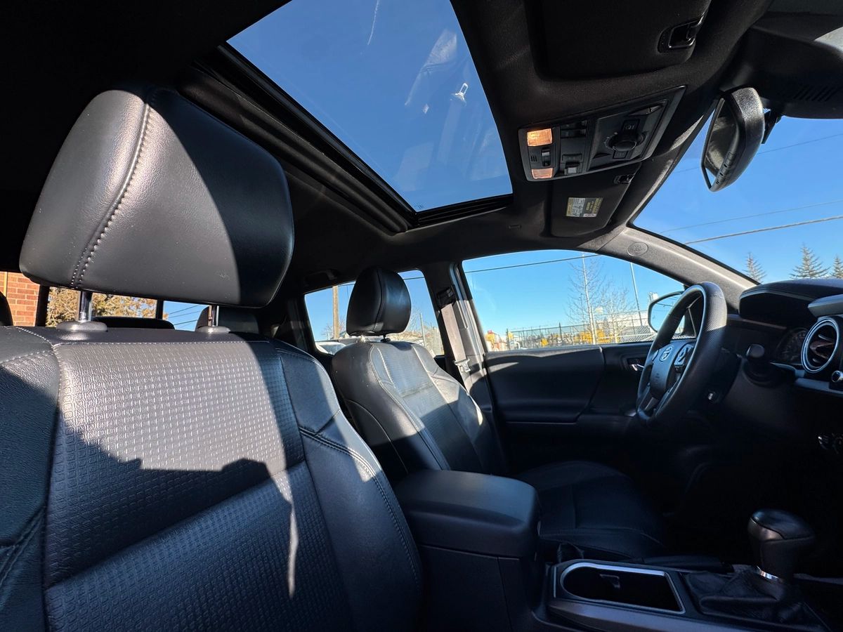 2021 Toyota Tacoma - Image 18