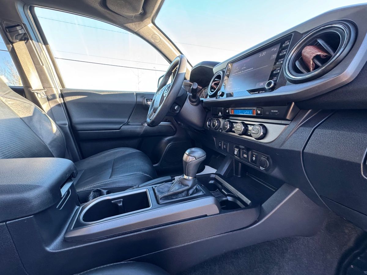 2021 Toyota Tacoma - Image 19