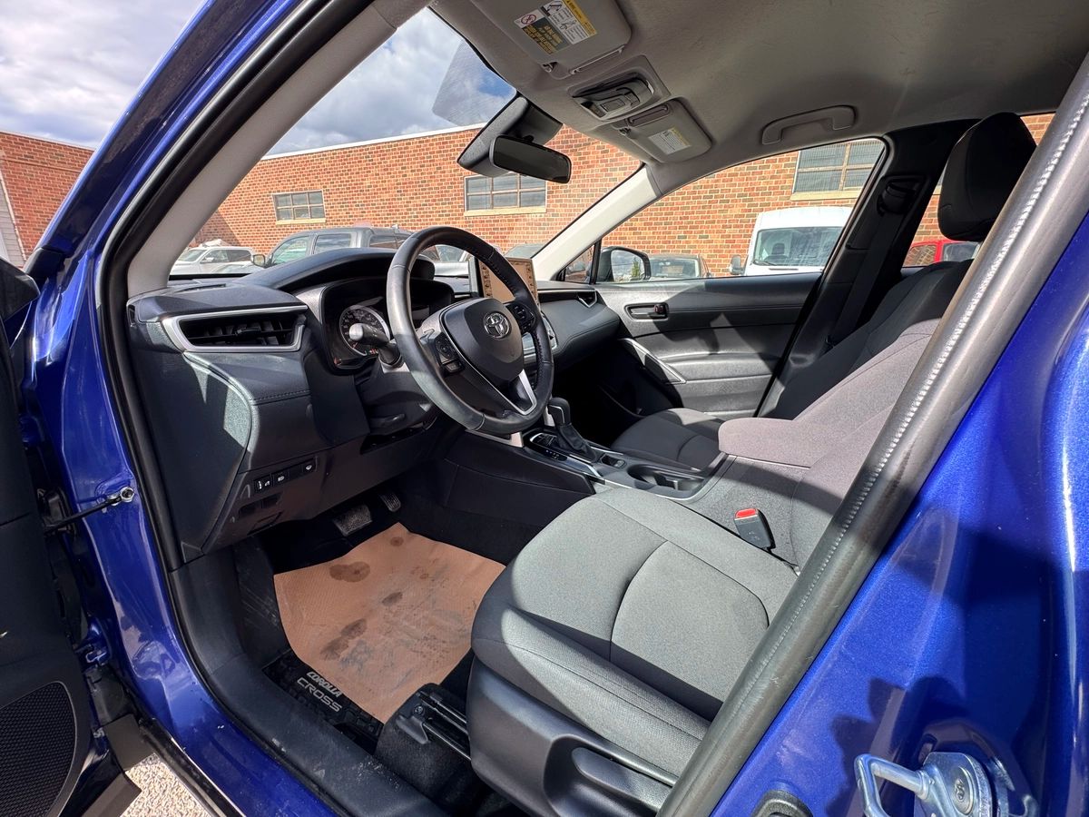2022 Toyota Corolla Cross - Image 9