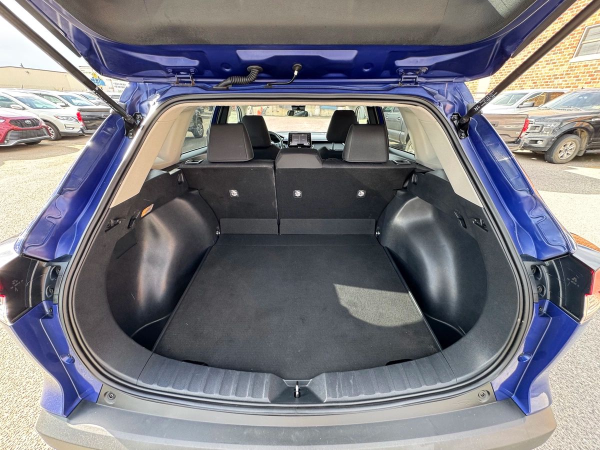 2022 Toyota Corolla Cross - Image 17