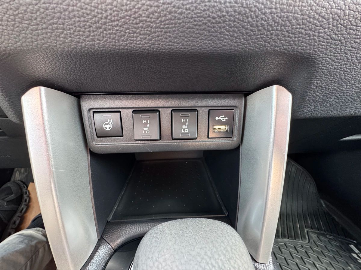 2022 Toyota Corolla Cross - Image 25