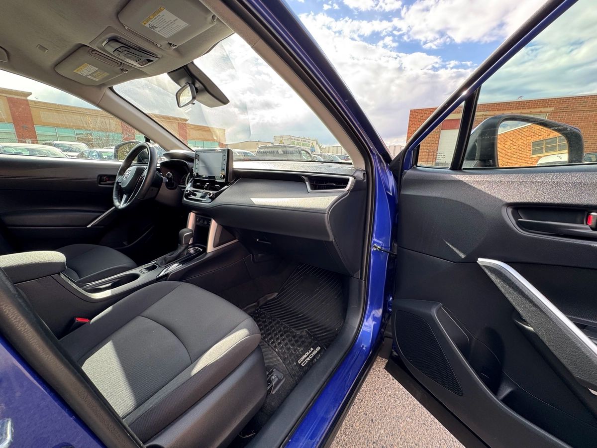 2022 Toyota Corolla Cross - Image 21