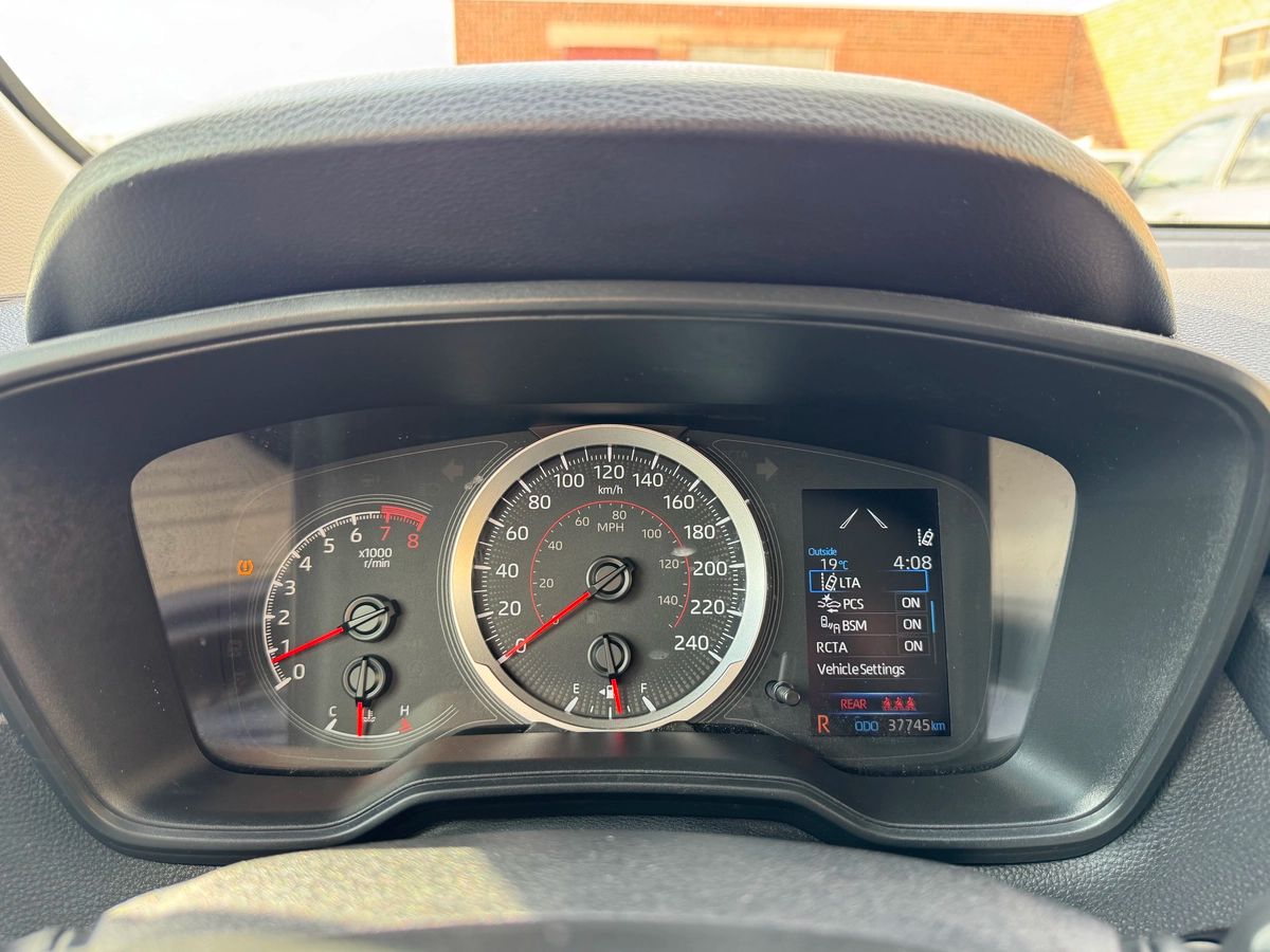 2022 Toyota Corolla Cross - Image 32