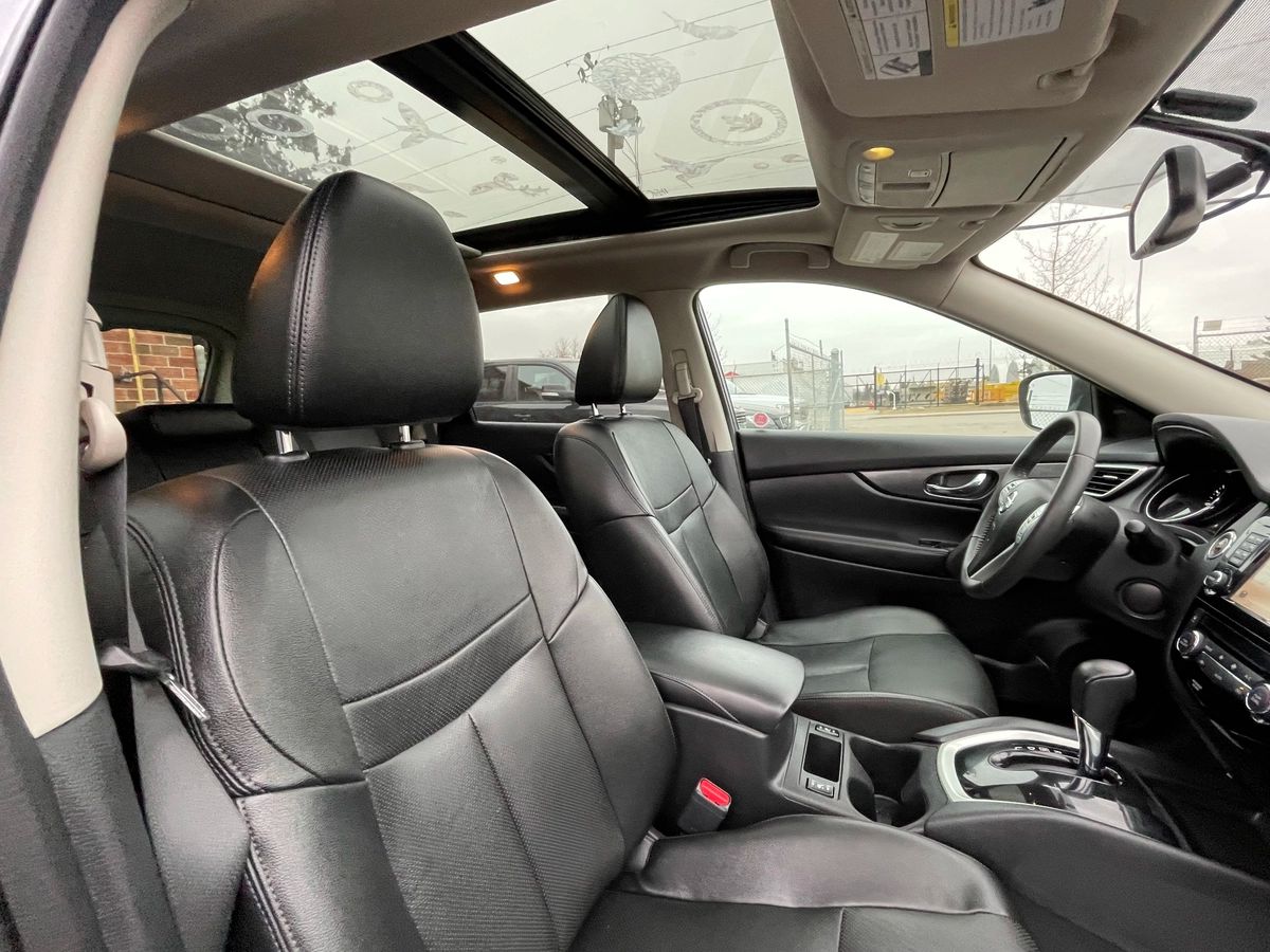 2016 Nissan Rogue - Image 25