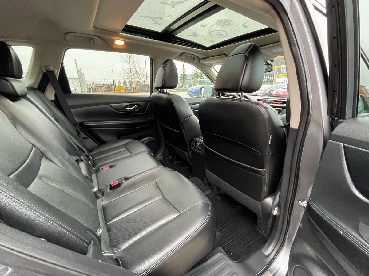 2016 Nissan Rogue - Image 21