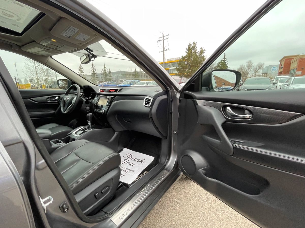 2016 Nissan Rogue - Image 23