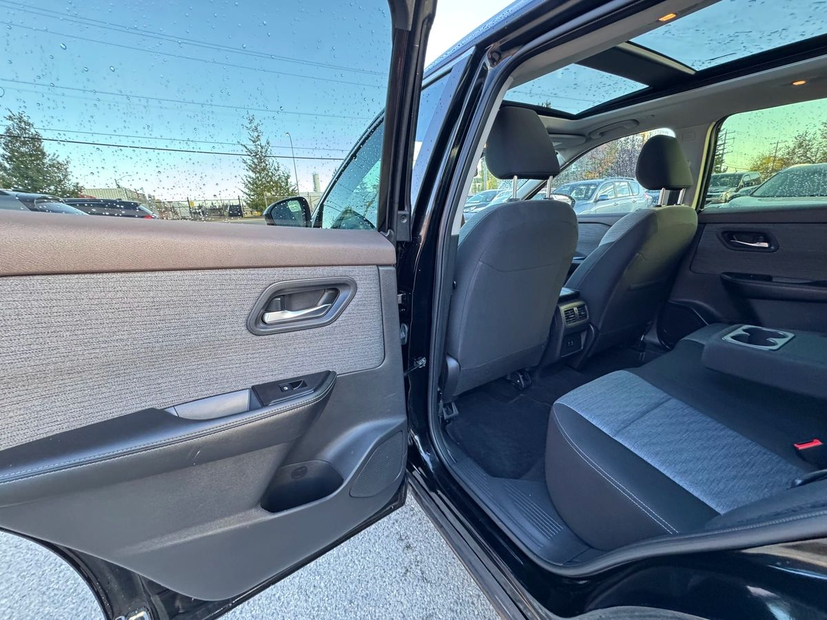 2023 Nissan Rogue - Image 21