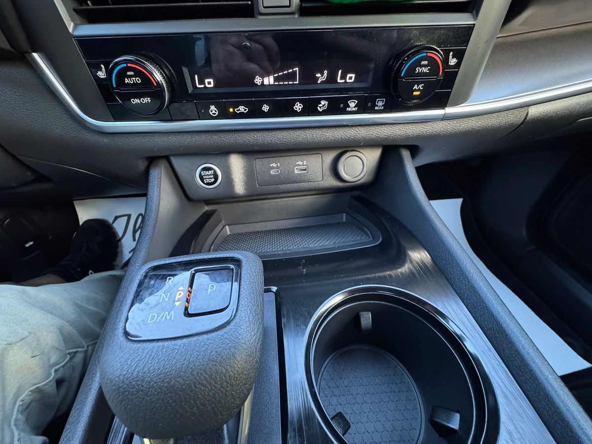 2023 Nissan Rogue - Image 30