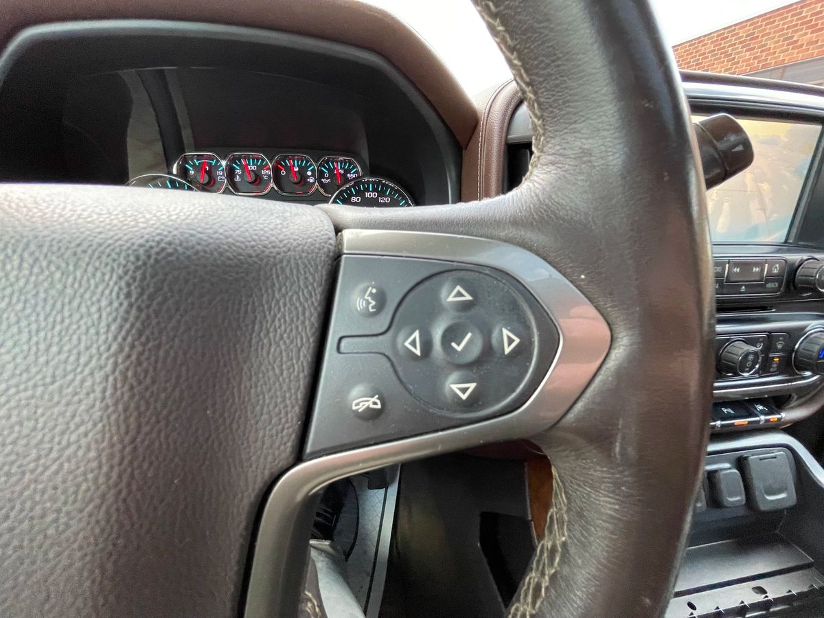 2018 Chevrolet Silverado 1500 - Image 30