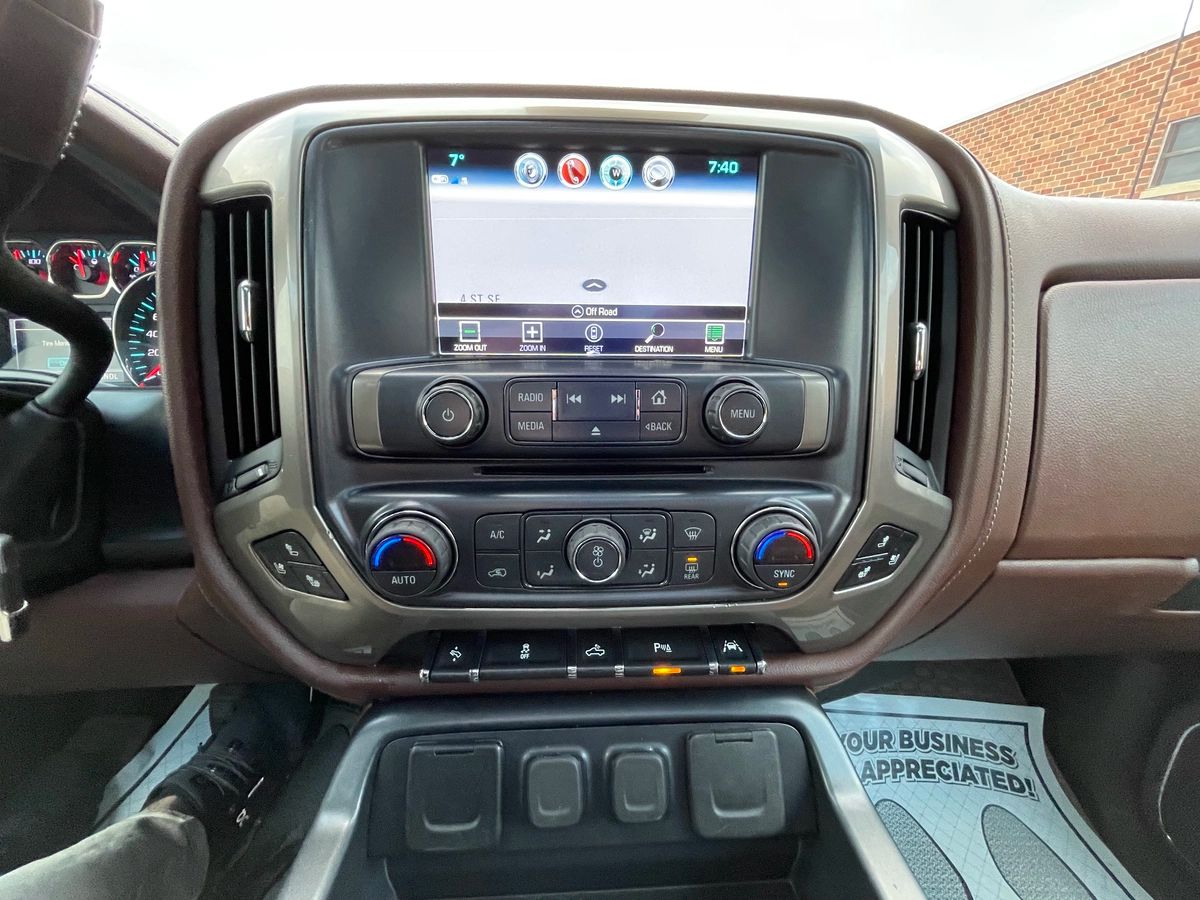 2018 Chevrolet Silverado 1500 - Image 27