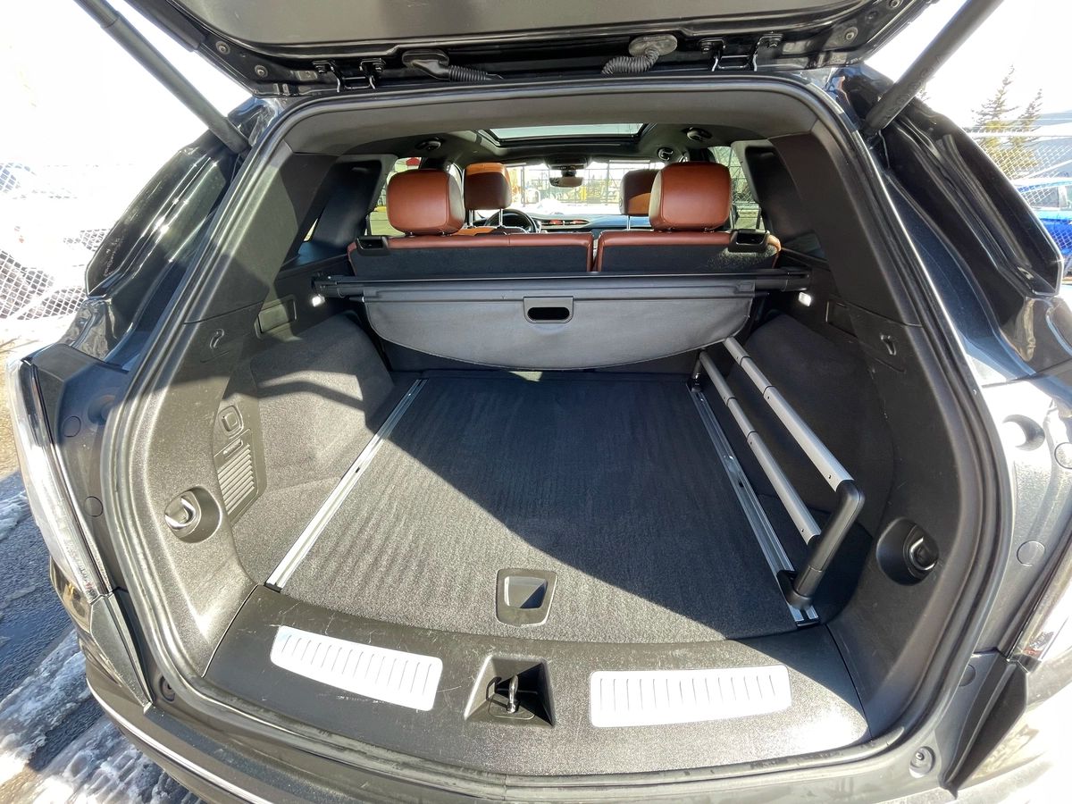 2020 Cadillac XT5 - Image 16