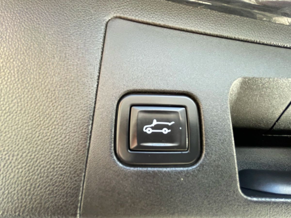 2020 Cadillac XT5 - Image 17