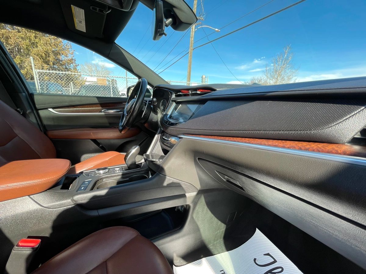 2020 Cadillac XT5 - Image 24