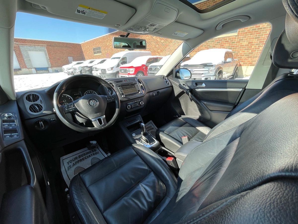 2012 Volkswagen Tiguan - Image 17