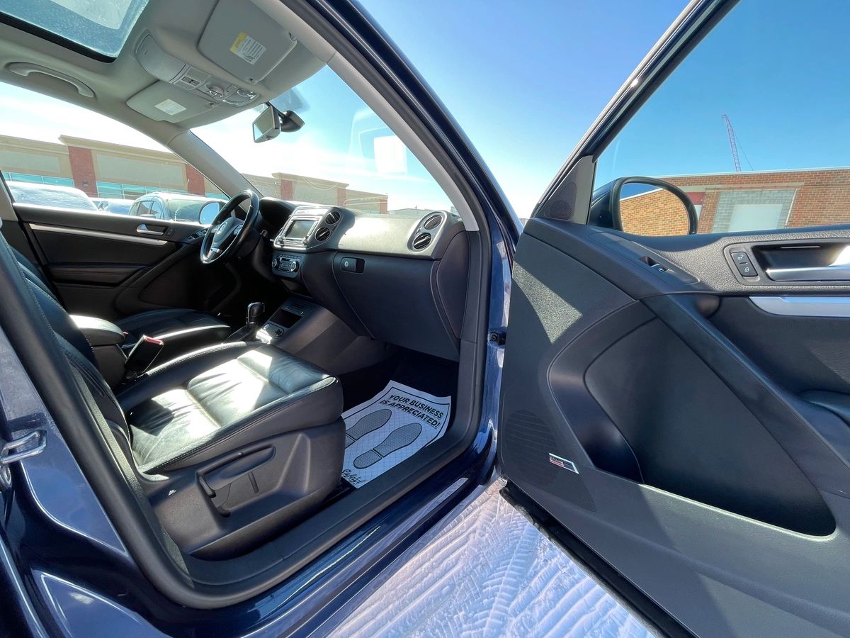 2012 Volkswagen Tiguan - Image 23