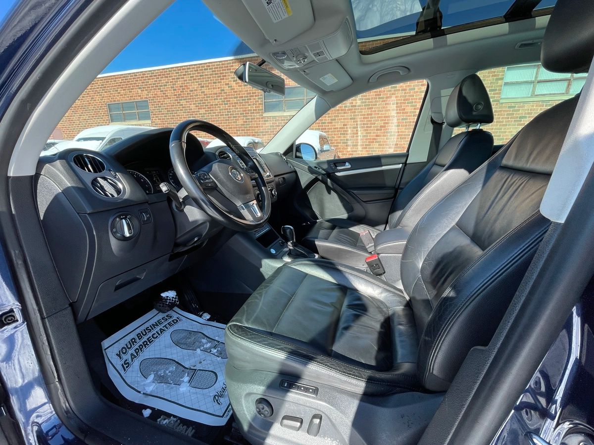 2012 Volkswagen Tiguan - Image 13