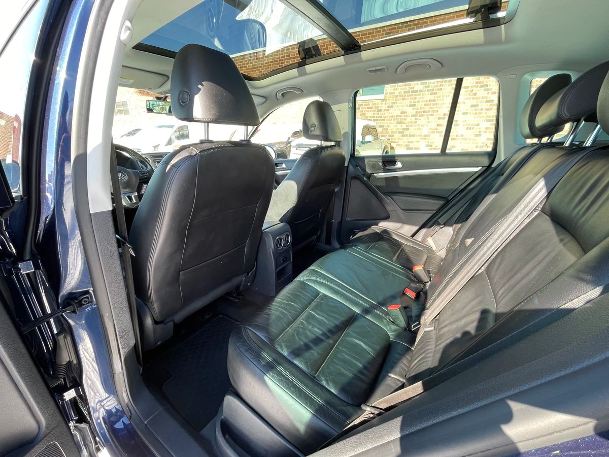 2012 Volkswagen Tiguan - Image 15