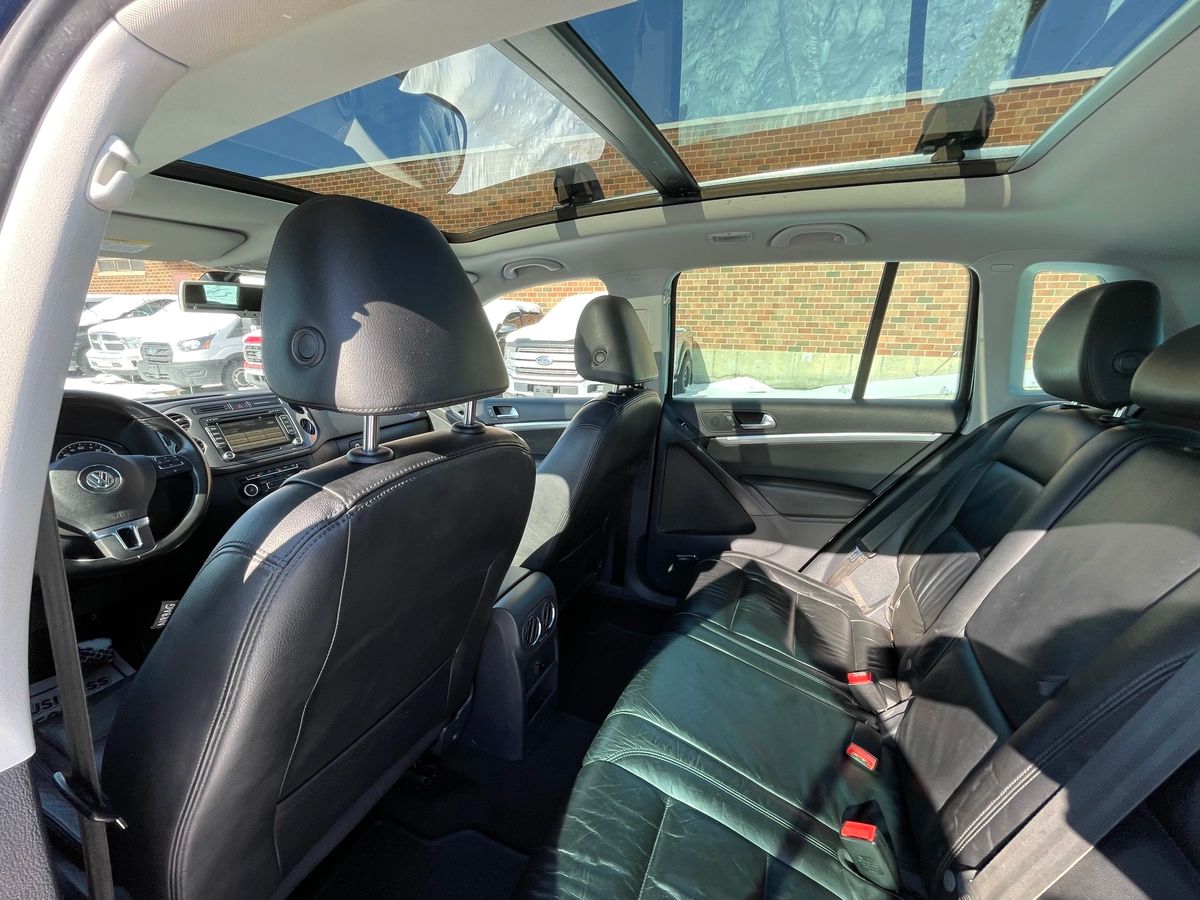 2012 Volkswagen Tiguan - Image 18