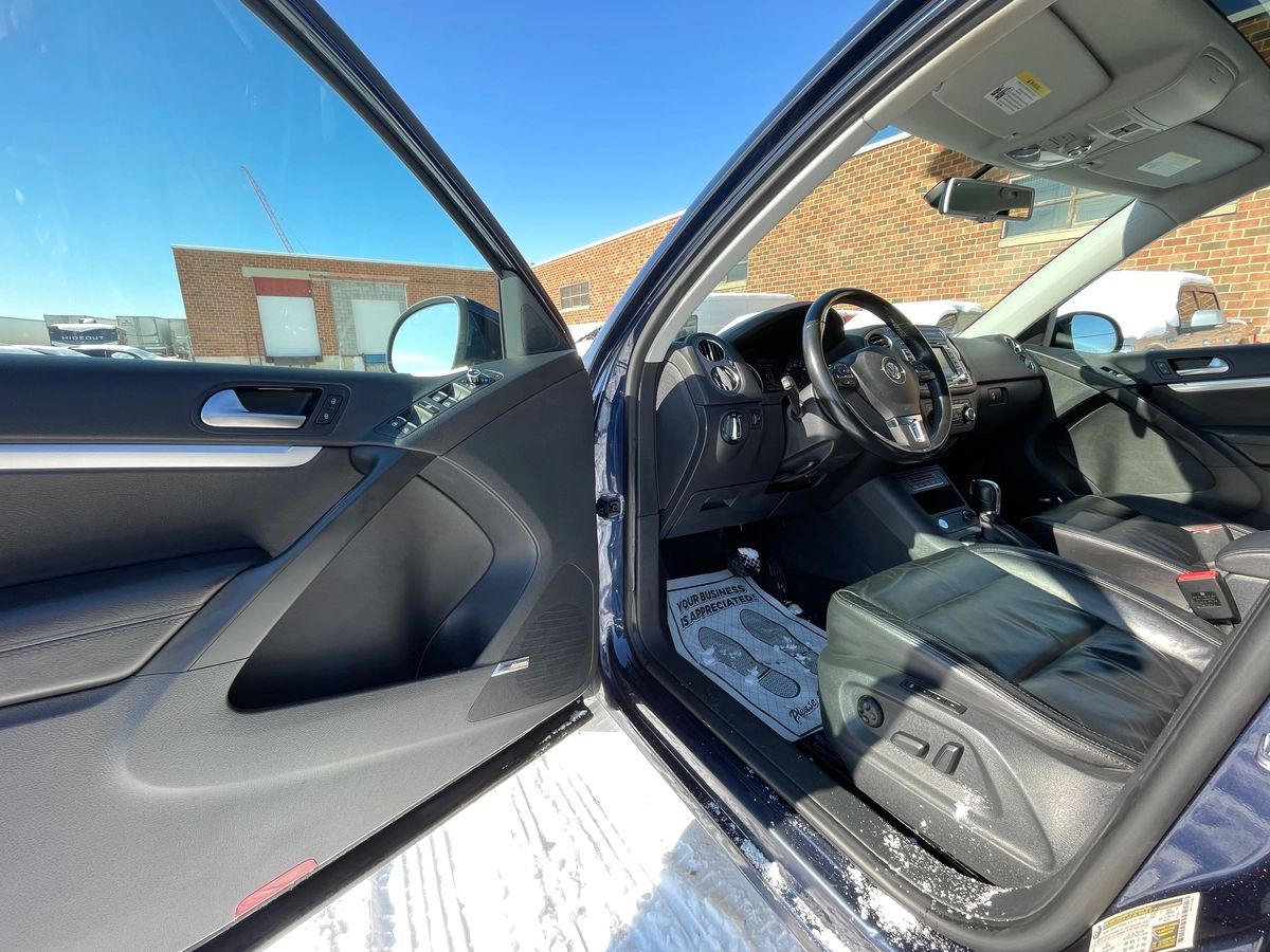 2012 Volkswagen Tiguan - Image 12