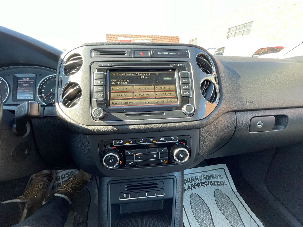 2012 Volkswagen Tiguan - Image 28