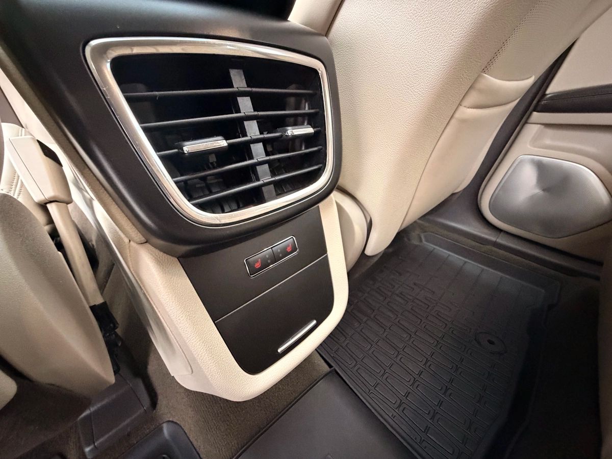 2019 Lincoln Nautilus - Image 16