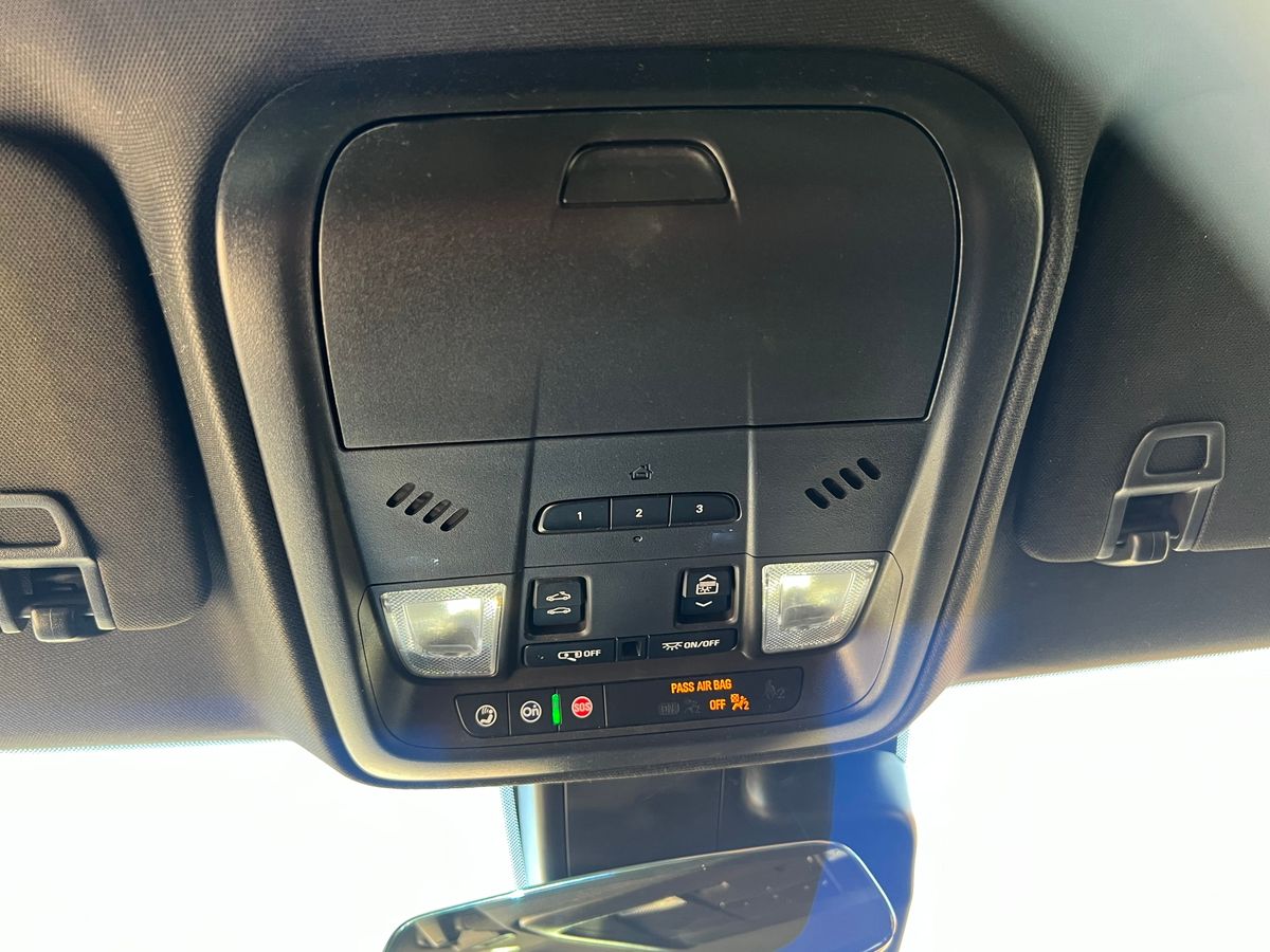 2023 Cadillac XT4 - Image 17