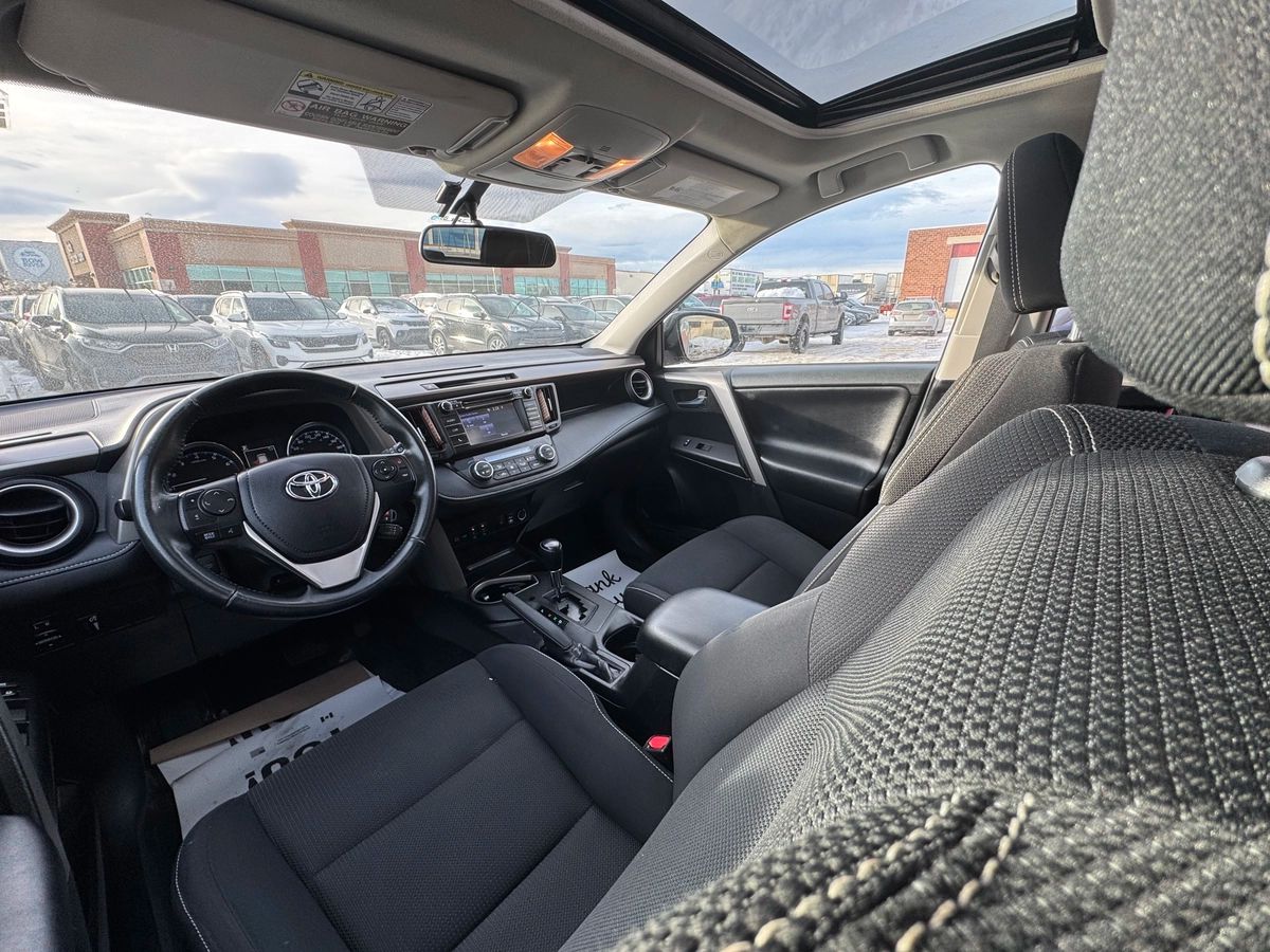 2016 Toyota RAV4 - Image 14