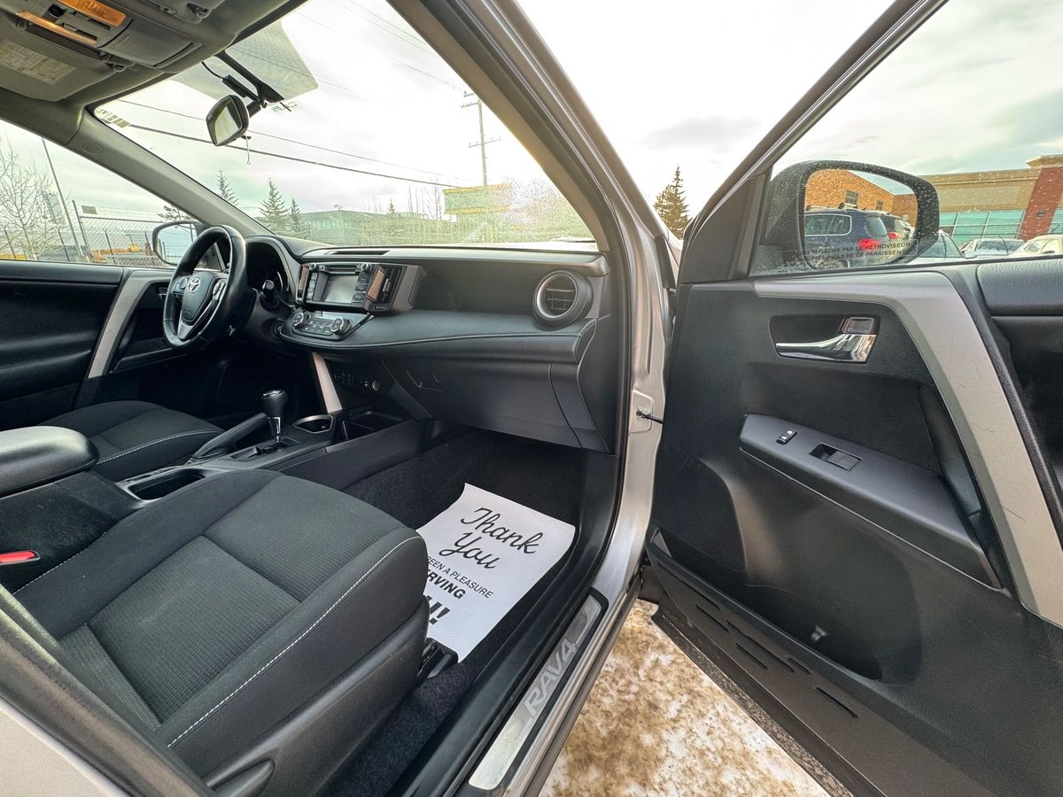 2016 Toyota RAV4 - Image 22