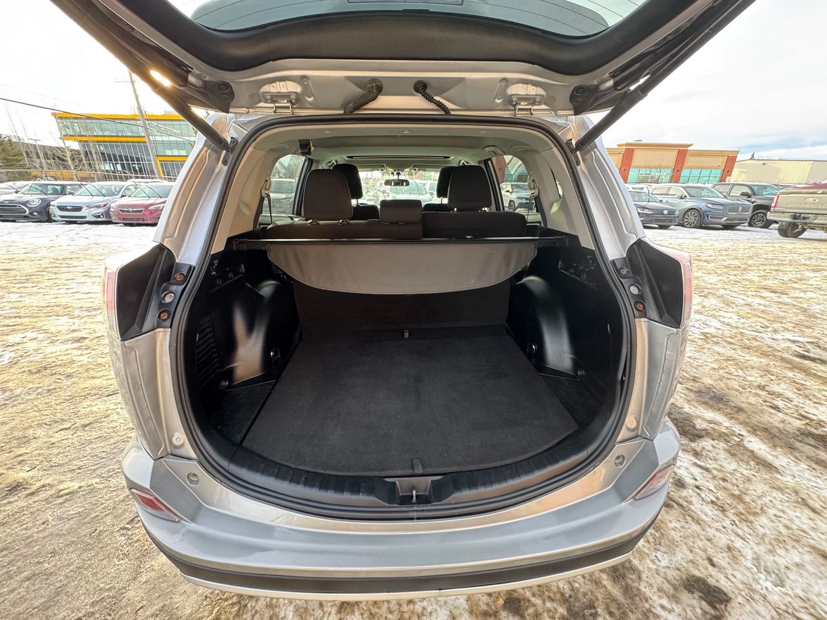 2016 Toyota RAV4 - Image 17