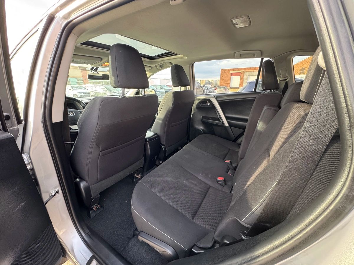 2016 Toyota RAV4 - Image 15