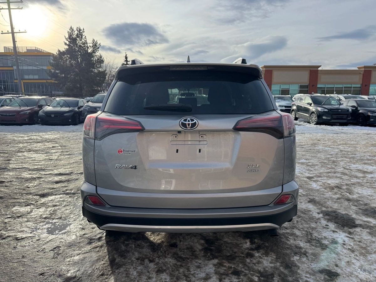 2016 Toyota RAV4 - Image 6