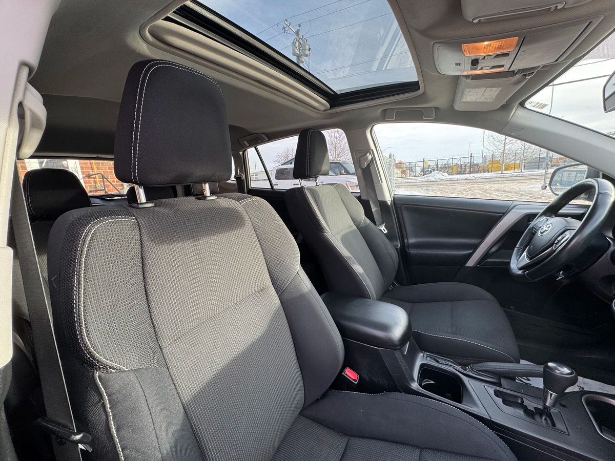 2016 Toyota RAV4 - Image 24