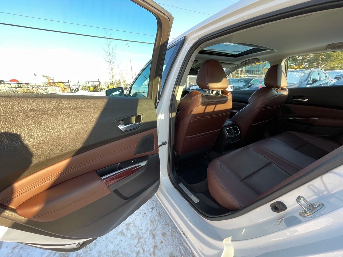 2015 Acura TLX - Image 16