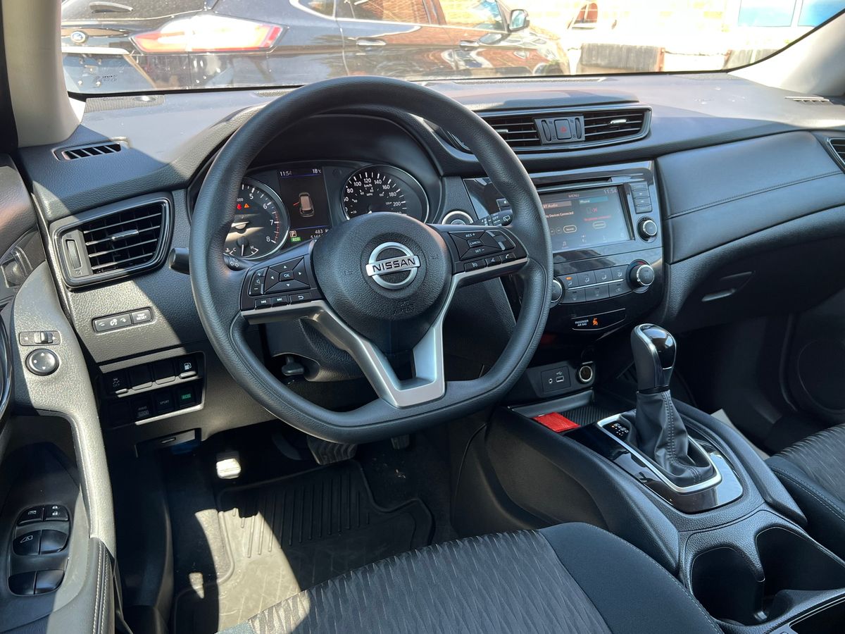 2018 Nissan Rogue - Image 11