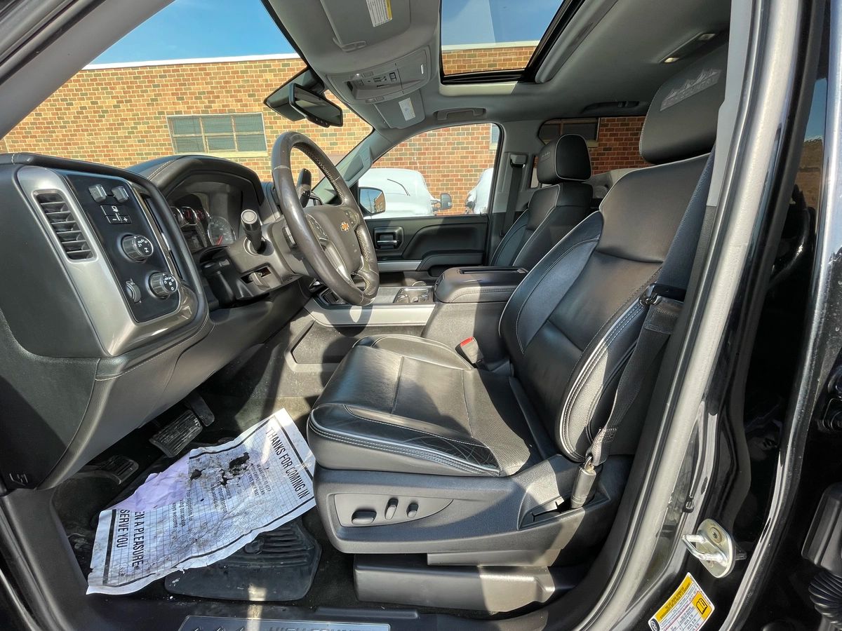 2018 Chevrolet Silverado 1500 - Image 12